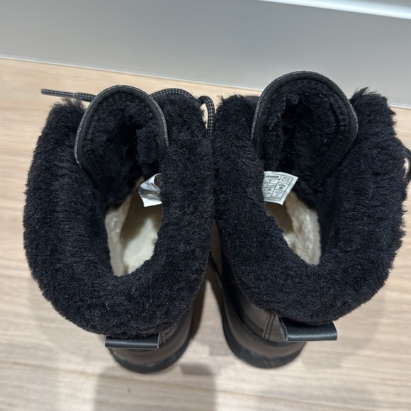 UGG kids boys girls Black Lace-Up Winter Boots Size 3. EU 35 - Picture 6 of 11